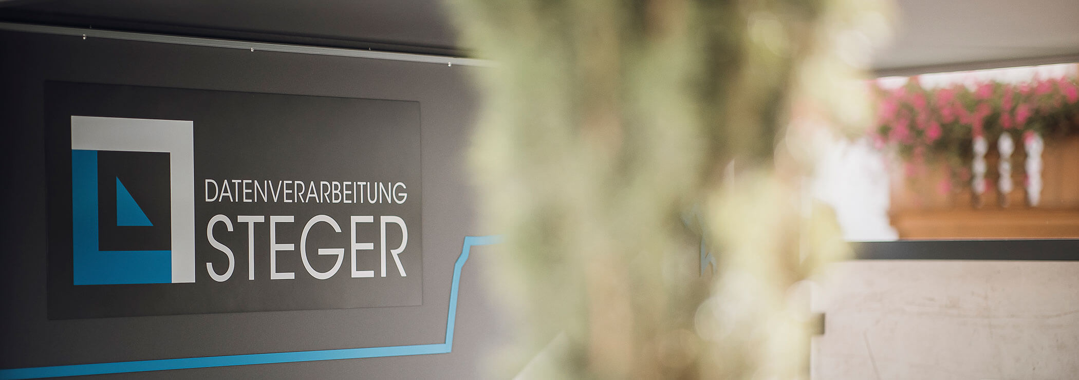 Logo im Außenbereich - Datenverarbeitung Steger