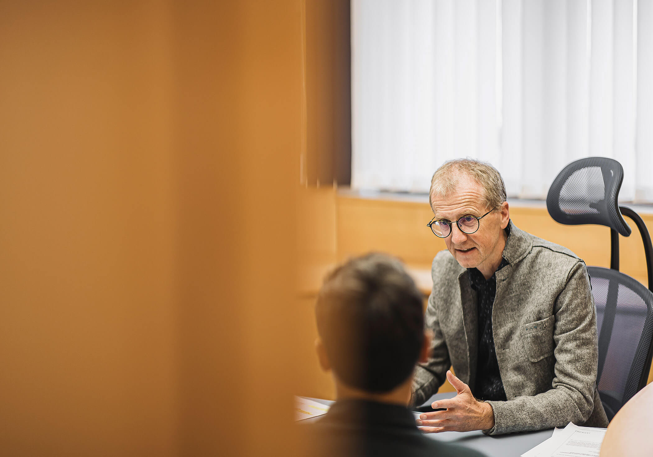 Incontro con un candidato per una consulenza sul diritto del lavoro - Elaborazione dati Steger